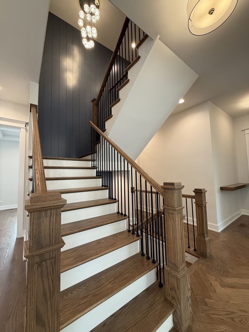 740 Berkley Avenue Elmhurst, IL 60126 - Photo 11 of 36