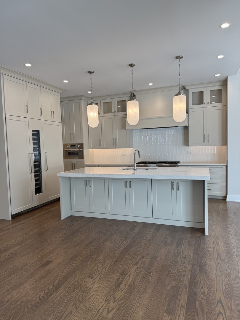 740 Berkley Avenue Elmhurst, IL 60126 - Photo 5 of 36