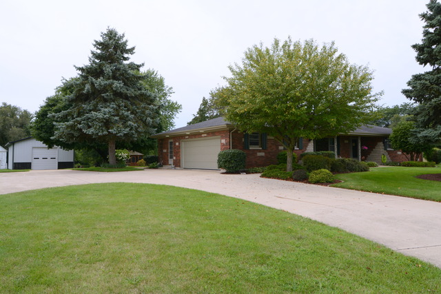 2485 A Bristol Ridge Road Bristol, IL 60512 - Photo 11 of 21