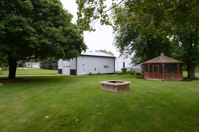2485 A Bristol Ridge Road Bristol, IL 60512 - Photo 13 of 21