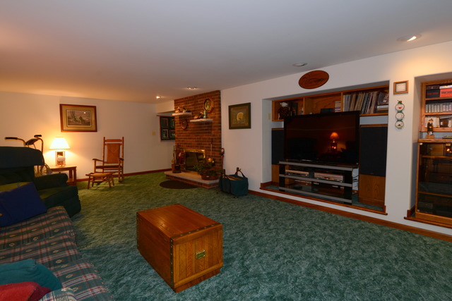 2485 A Bristol Ridge Road Bristol, IL 60512 - Photo 18 of 21