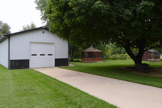 2485 A Bristol Ridge Road Bristol, IL 60512 - Photo 2 of 21