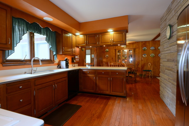 2485 A Bristol Ridge Road Bristol, IL 60512 - Photo 5 of 21