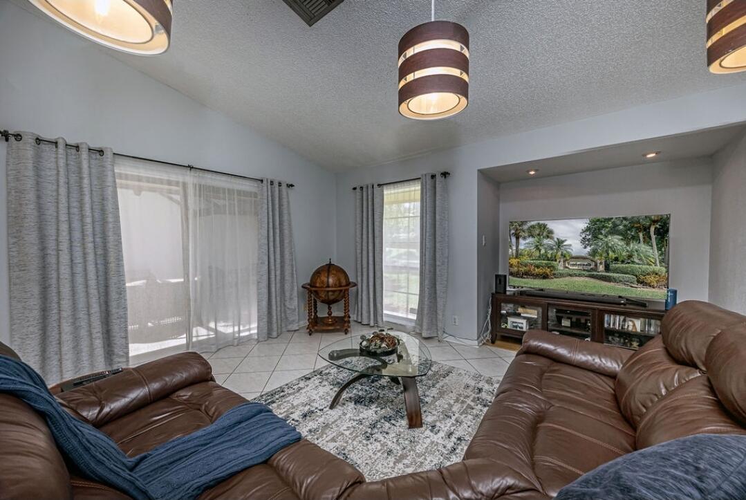 22724 Vistawood Way Boca Raton, FL 33428 - Photo 11 of 33 99352