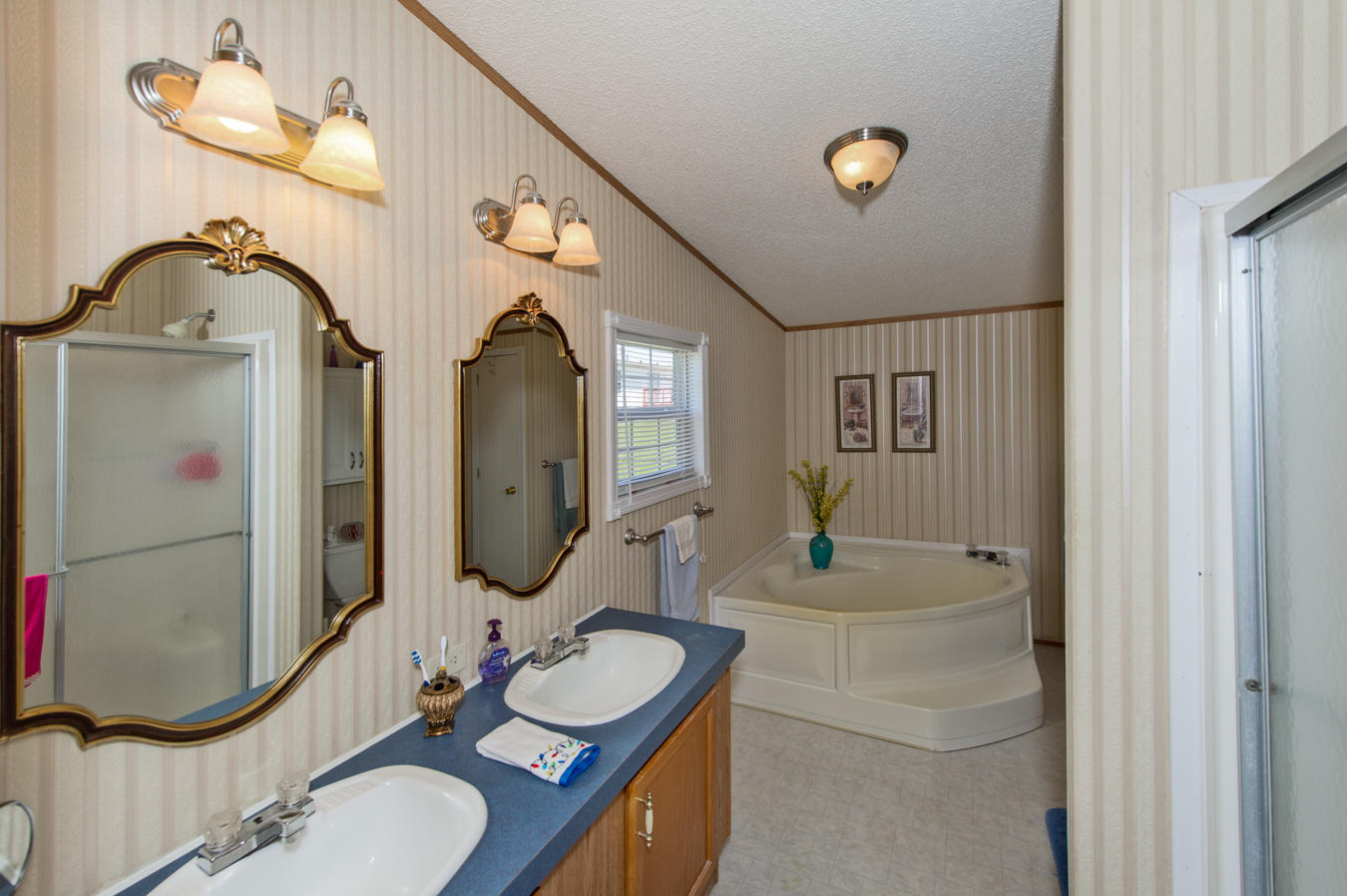 7622 Hunters Ridge Way Knoxville, TN 37914 - Photo 16 of 26 Master Bath 1