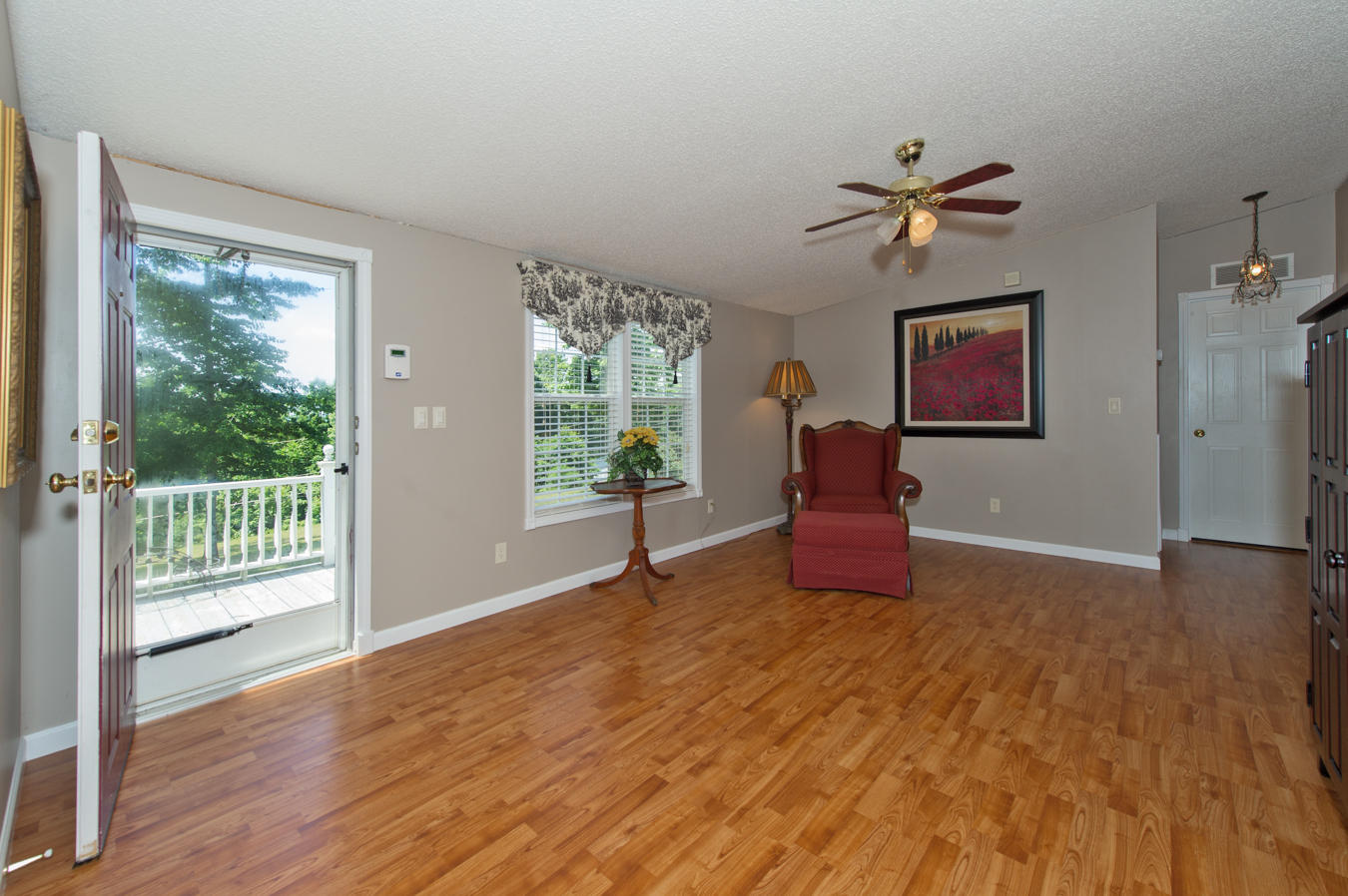 7622 Hunters Ridge Way Knoxville, TN 37914 - Photo 6 of 26 Living Room