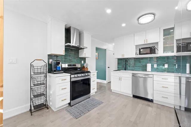 $769,000 | 135 Casper Street, Valley Stream, NY 11580