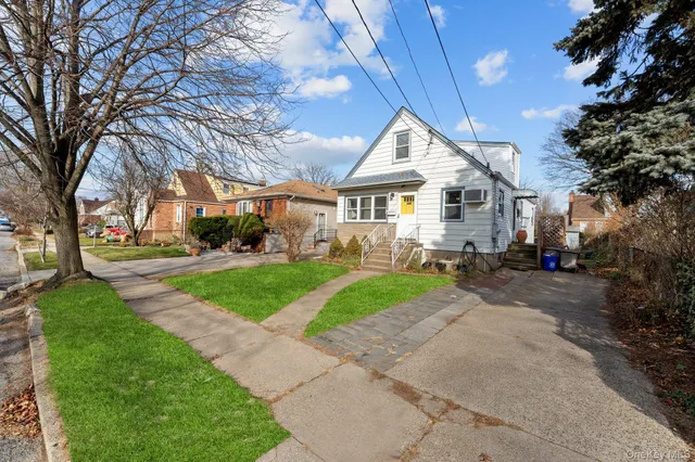$769,000 | 135 Casper Street, Valley Stream, NY 11580