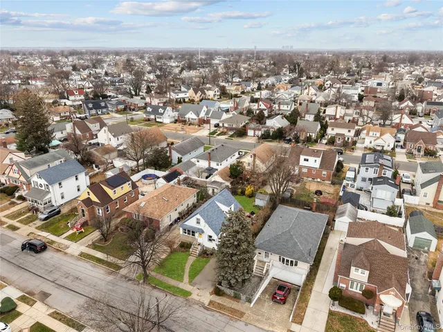 $769,000 | 135 Casper Street, Valley Stream, NY 11580