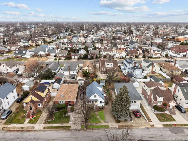 $769,000 | 135 Casper Street, Valley Stream, NY 11580