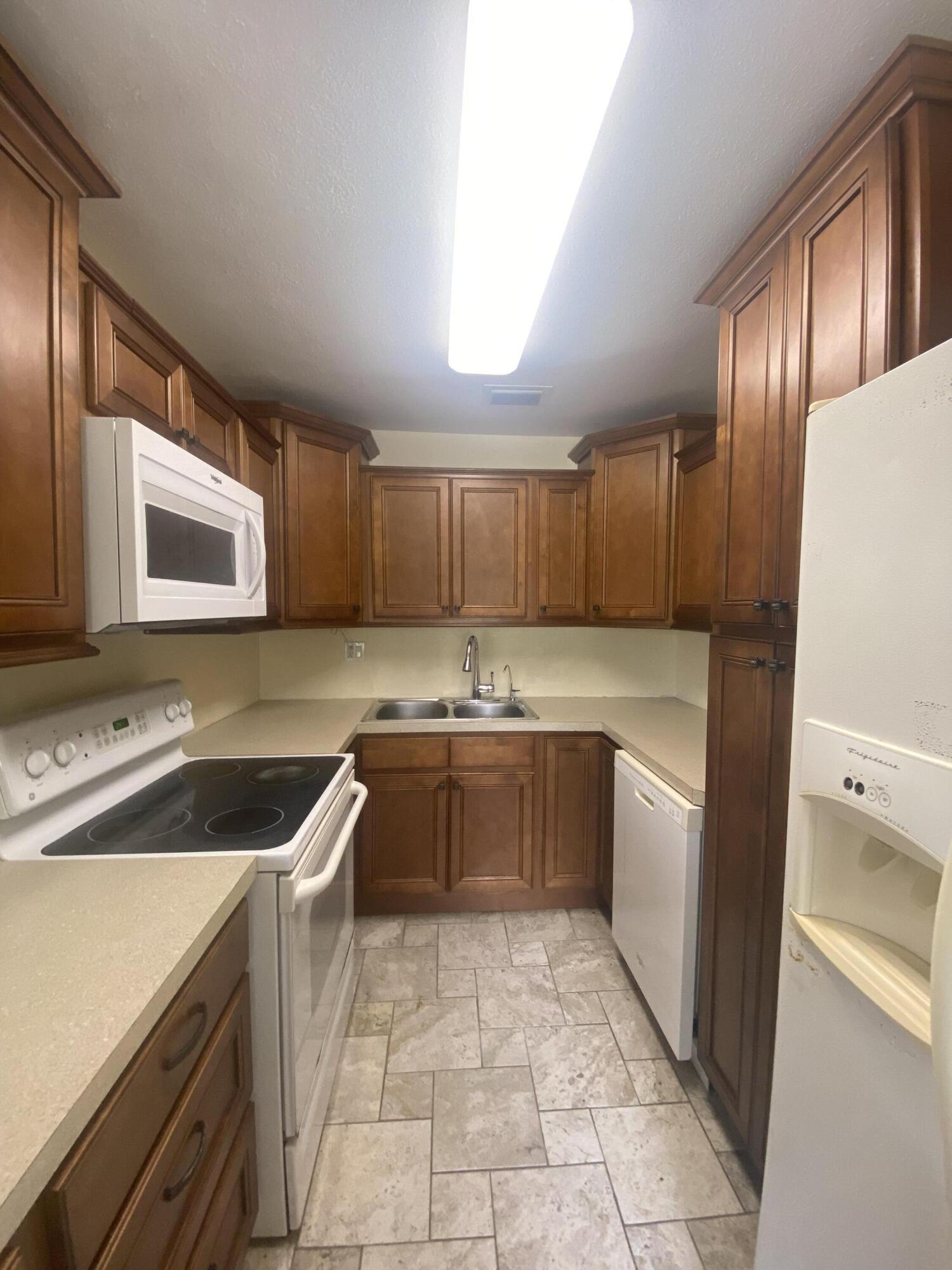2544 Coventry Road Melbourne, FL 32935 - Photo 3 of 16 Coventry kitchen close up