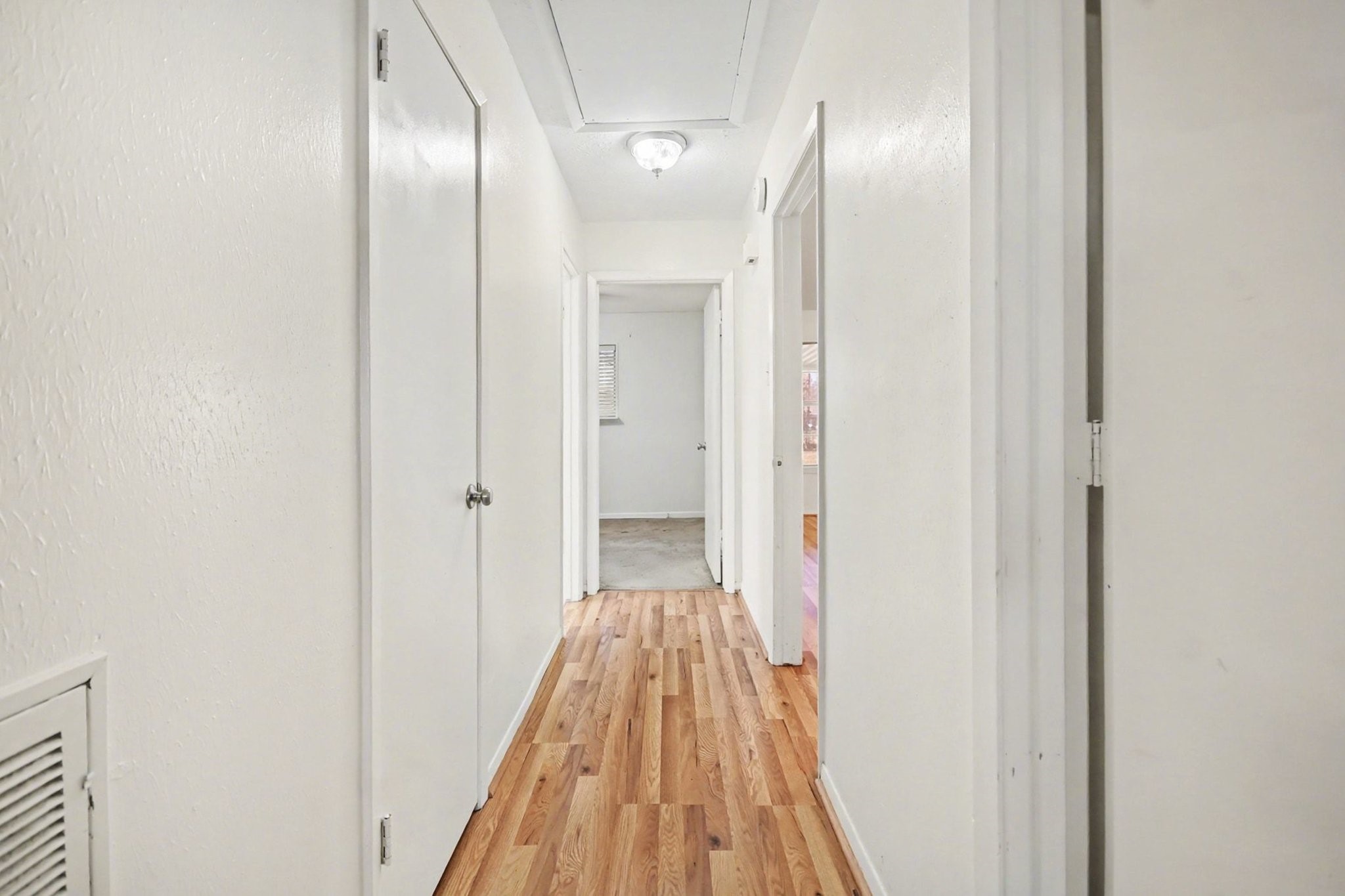 4123 Bermuda Drive Pasadena, TX 77503 - Photo 15 of 40 Hallway