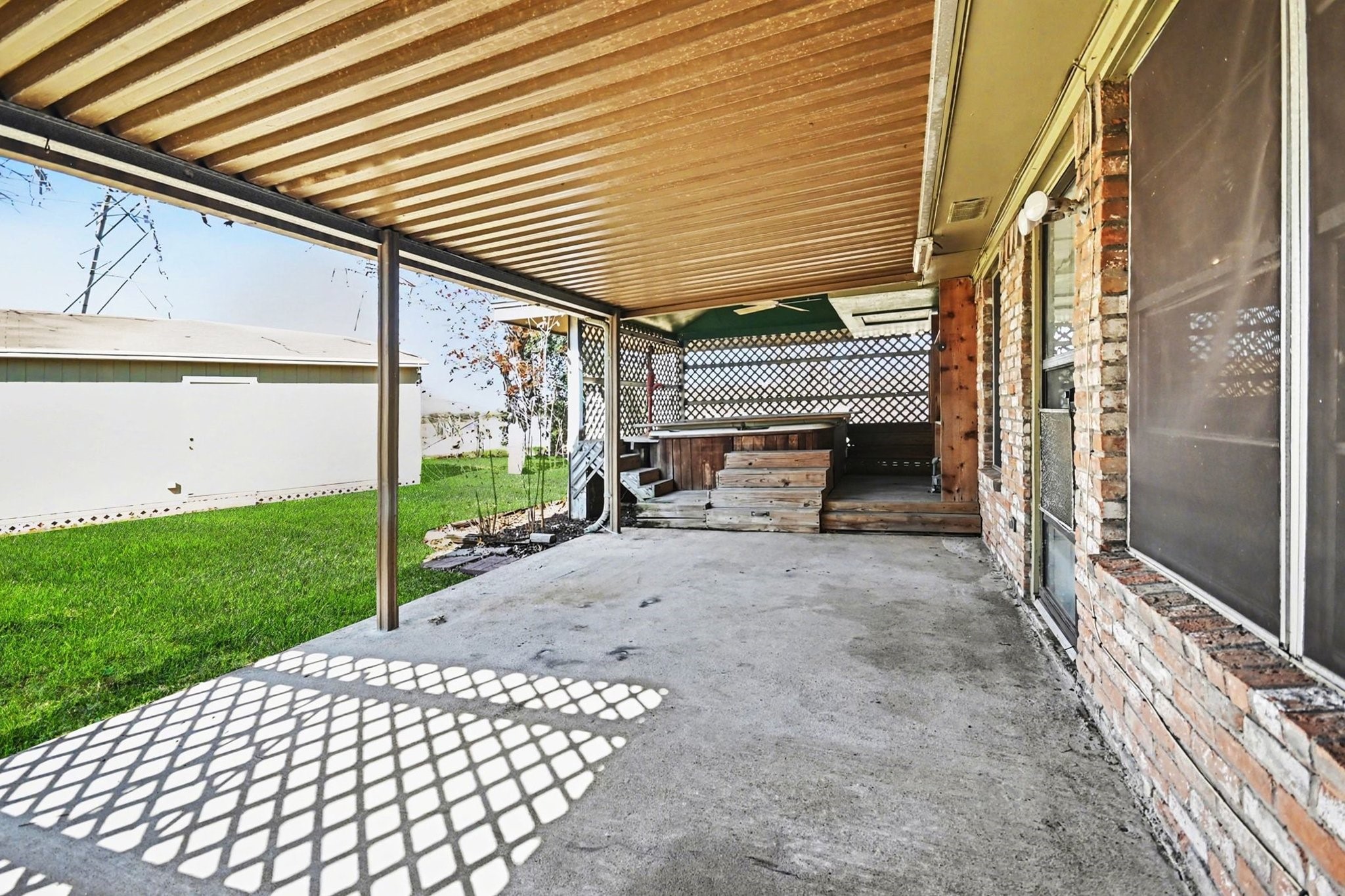 4123 Bermuda Drive Pasadena, TX 77503 - Photo 26 of 40 Covered back porch