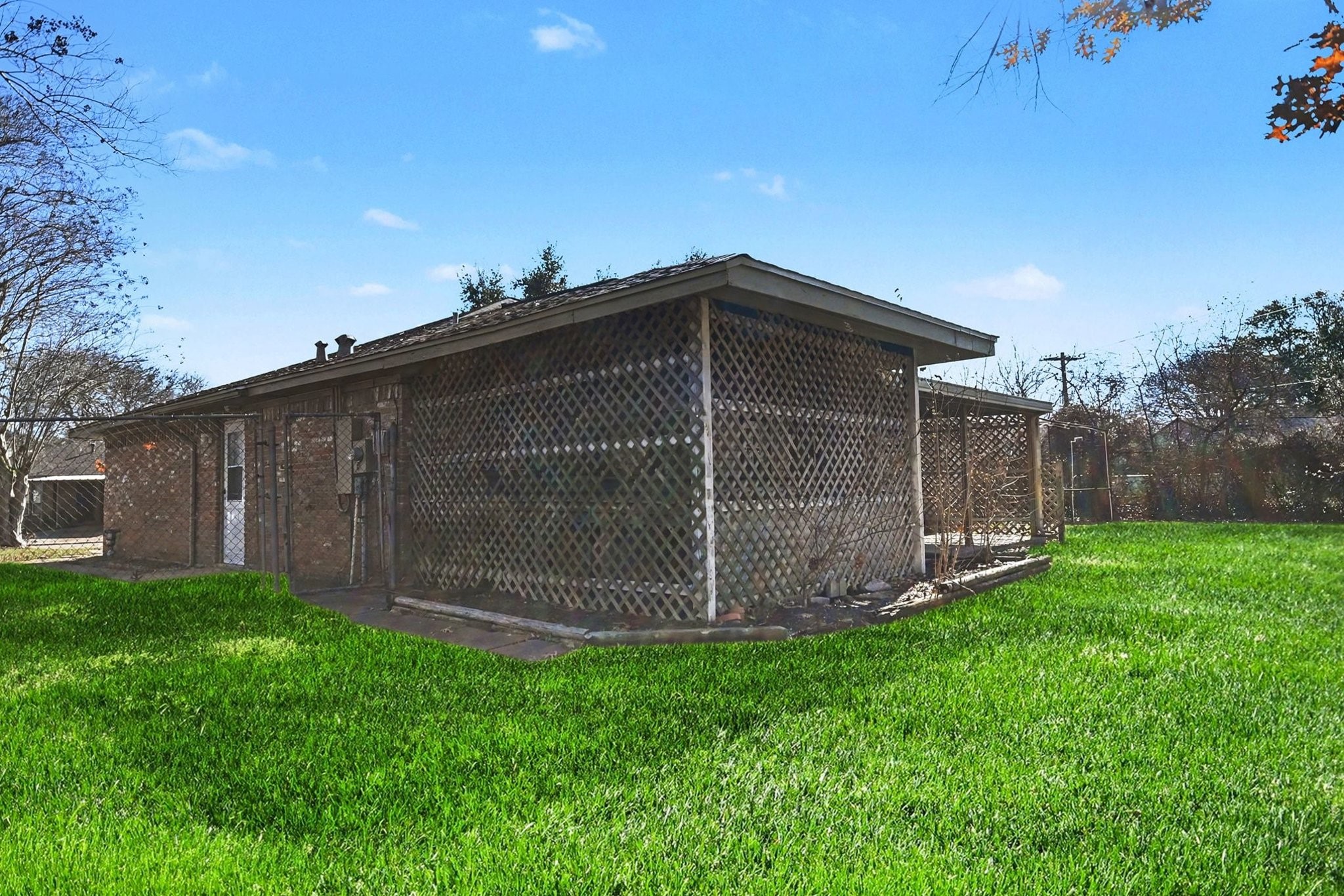 4123 Bermuda Drive Pasadena, TX 77503 - Photo 31 of 40 Covered back porch