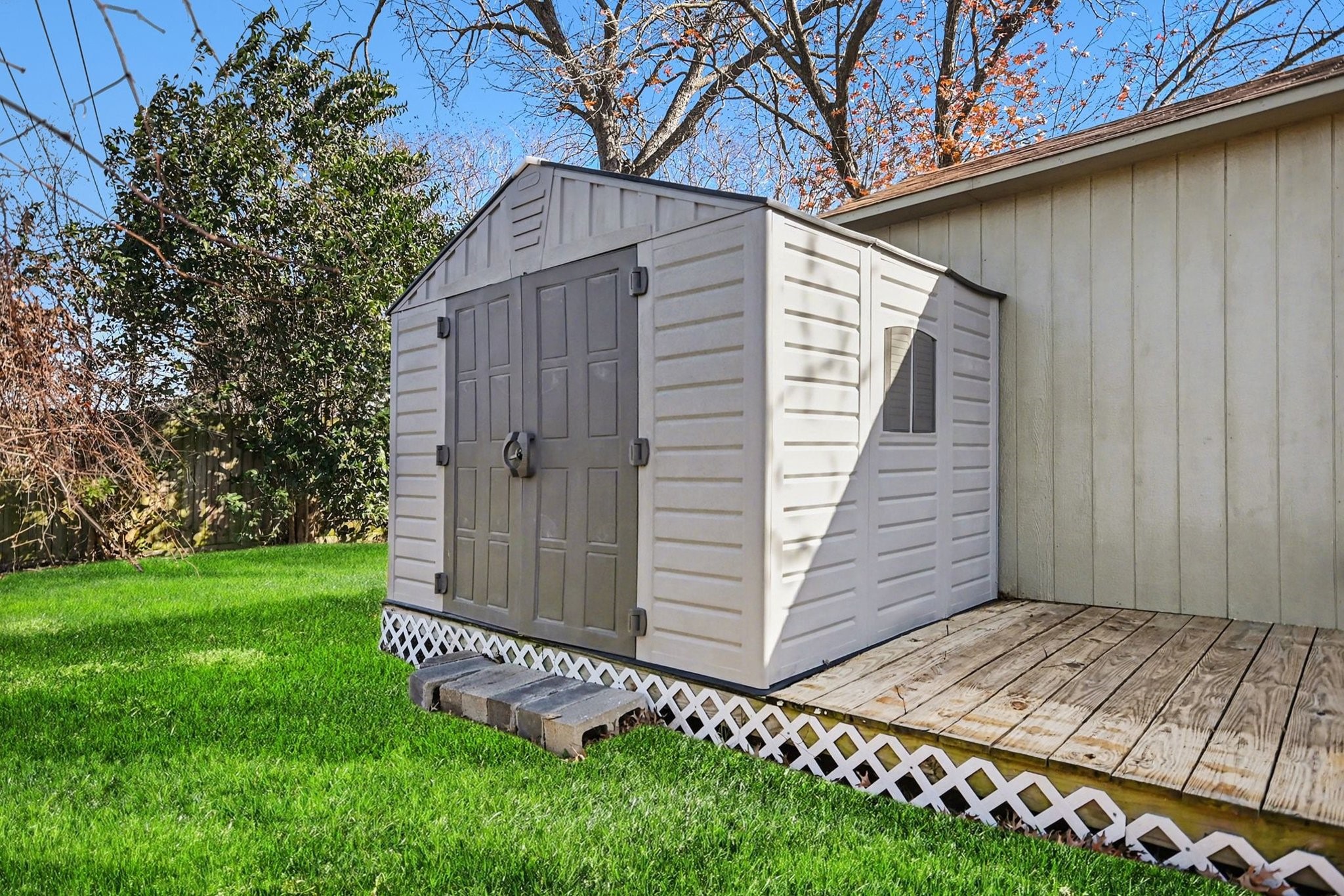 4123 Bermuda Drive Pasadena, TX 77503 - Photo 35 of 40 Vinyl shed behind Studio / Workshop