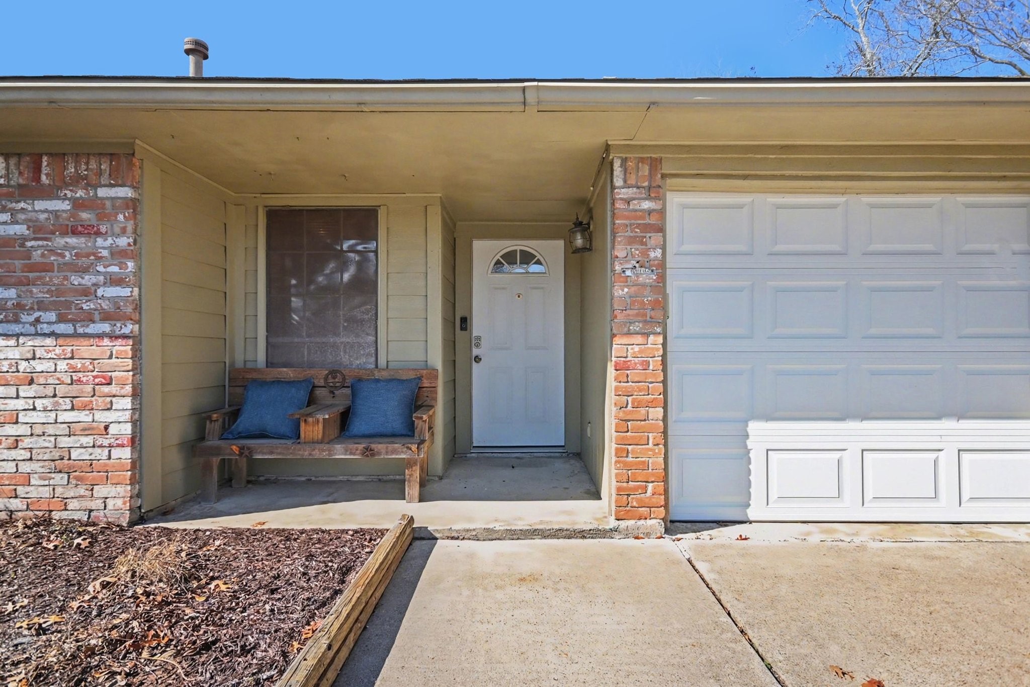 4123 Bermuda Drive Pasadena, TX 77503 - Photo 5 of 40 Covered front porch
