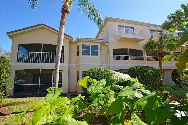 $3,850 | 1044 Woodshire Lane, Unit B210, Naples, FL 34105