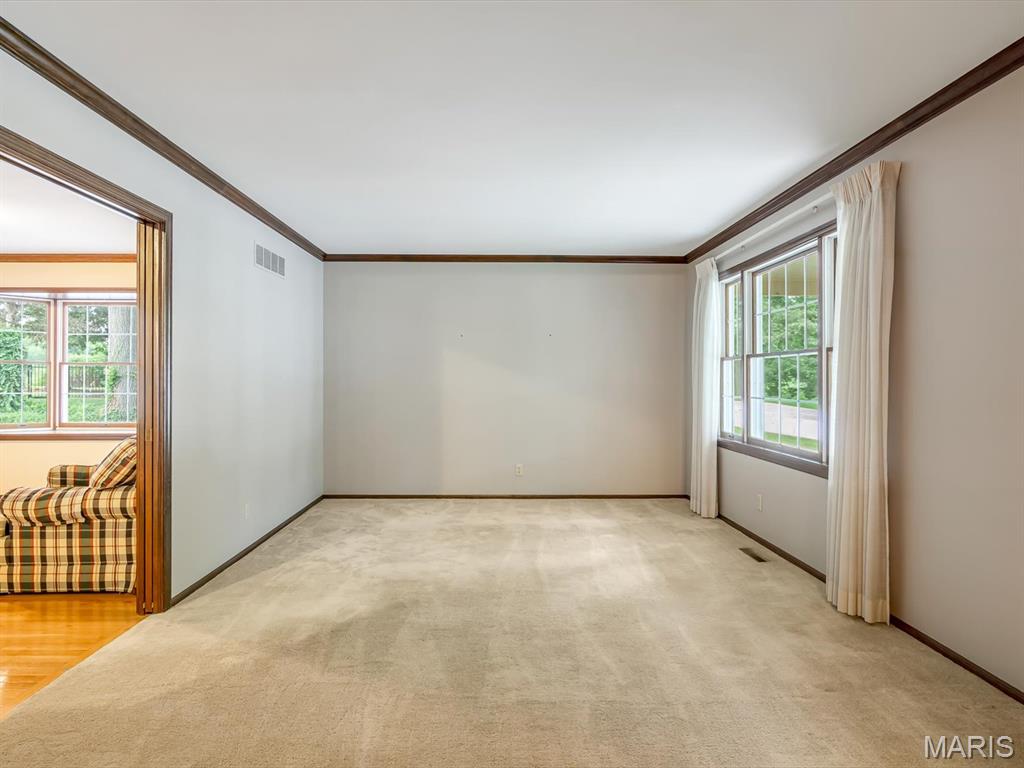 307 John Henry Road Belleville, IL 62220 - Photo 11 of 36 Gallery Image 11