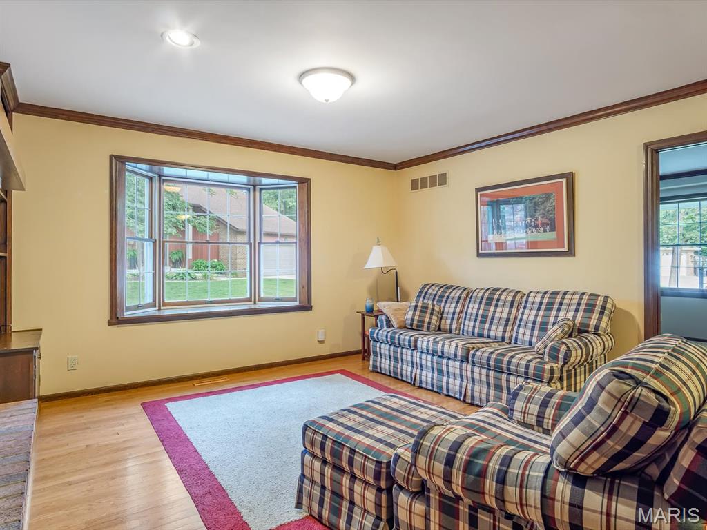 307 John Henry Road Belleville, IL 62220 - Photo 13 of 36 Gallery Image 13