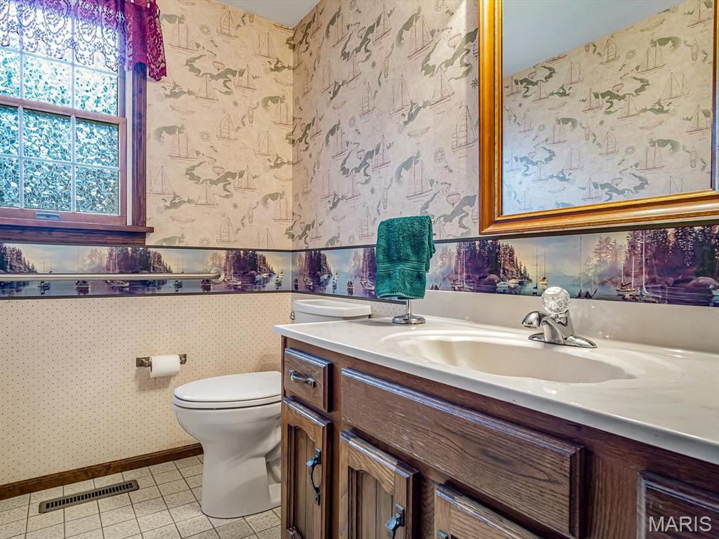 307 John Henry Road Belleville, IL 62220 - Photo 14 of 36 Gallery Image 14