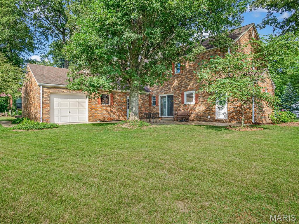 307 John Henry Road Belleville, IL 62220 - Photo 5 of 36 Gallery Image 5