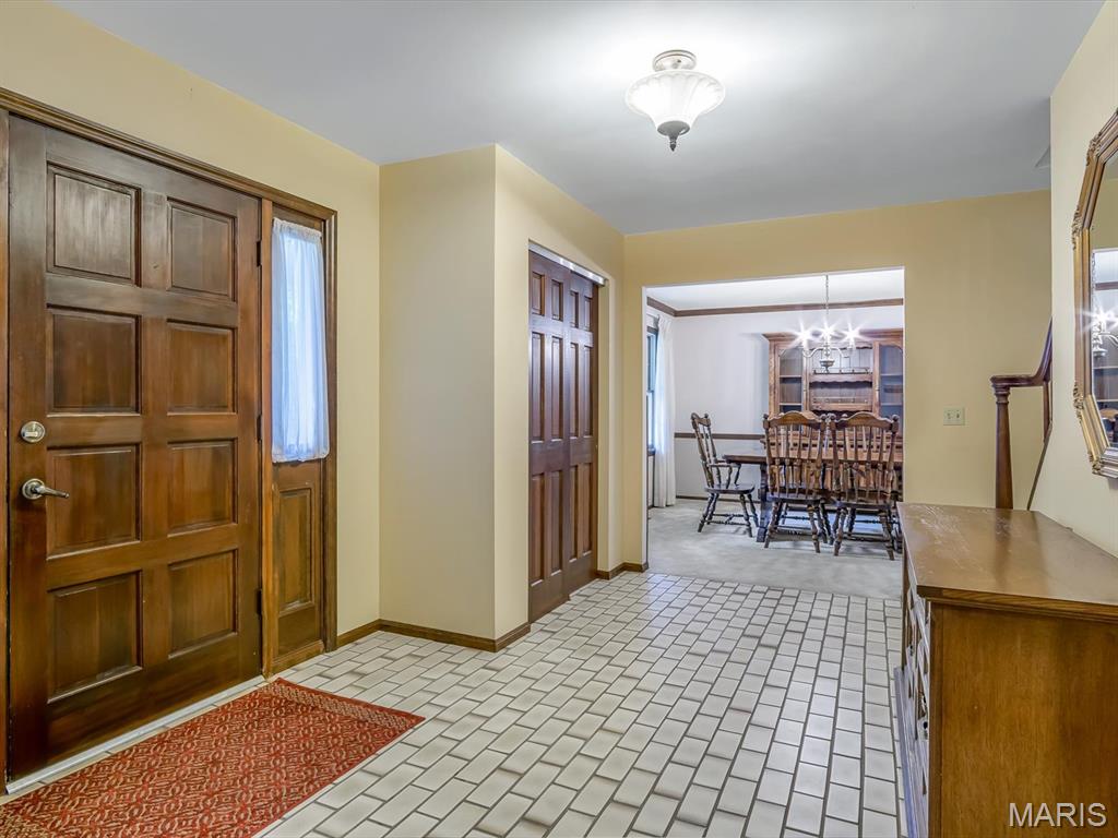307 John Henry Road Belleville, IL 62220 - Photo 10 of 36 Gallery Image 10