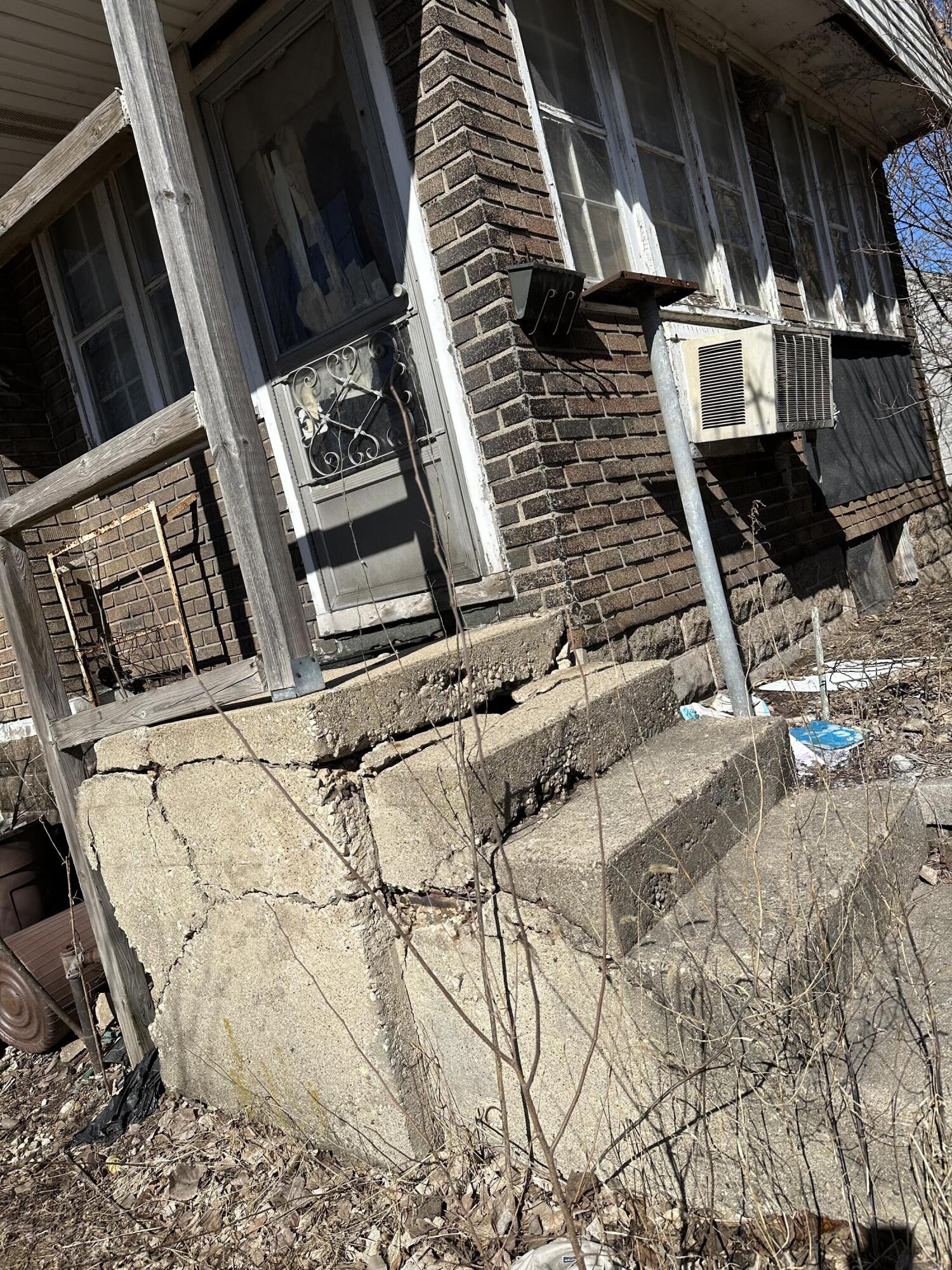 160 Clark Road Gary, IN 46406 - Photo 4 of 16 a picture of water heater room