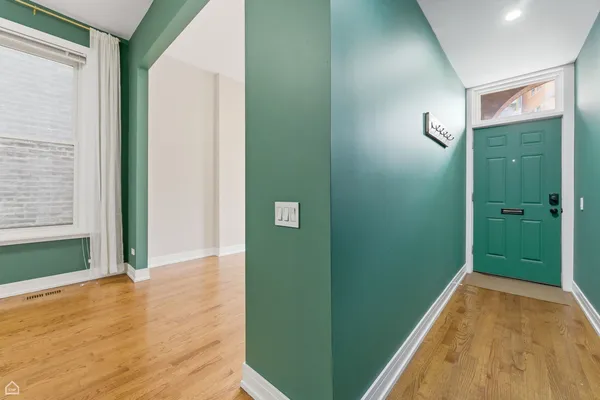 $2,500 | 2523 West Chicago Avenue, Unit 1, Chicago, IL 60622