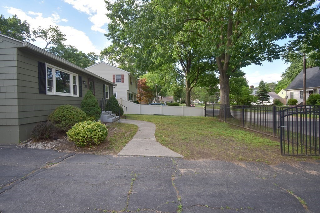 126 Clement Street Springfield, MA 01118 - Photo 39 of 40 Gallery Image 39