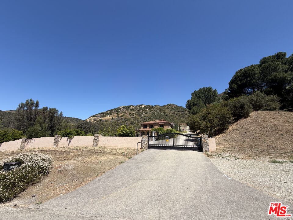 2116 Stunt Road Calabasas, CA 91302 - Photo 12 of 12