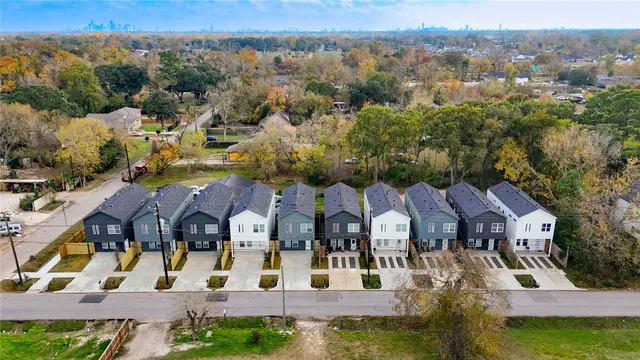 $2,175 | 1207 Dewalt Street, Houston, TX 77088