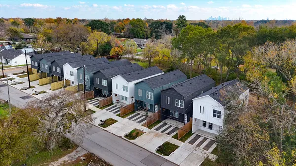 $2,075 | 1207 Dewalt Street, Houston, TX 77088