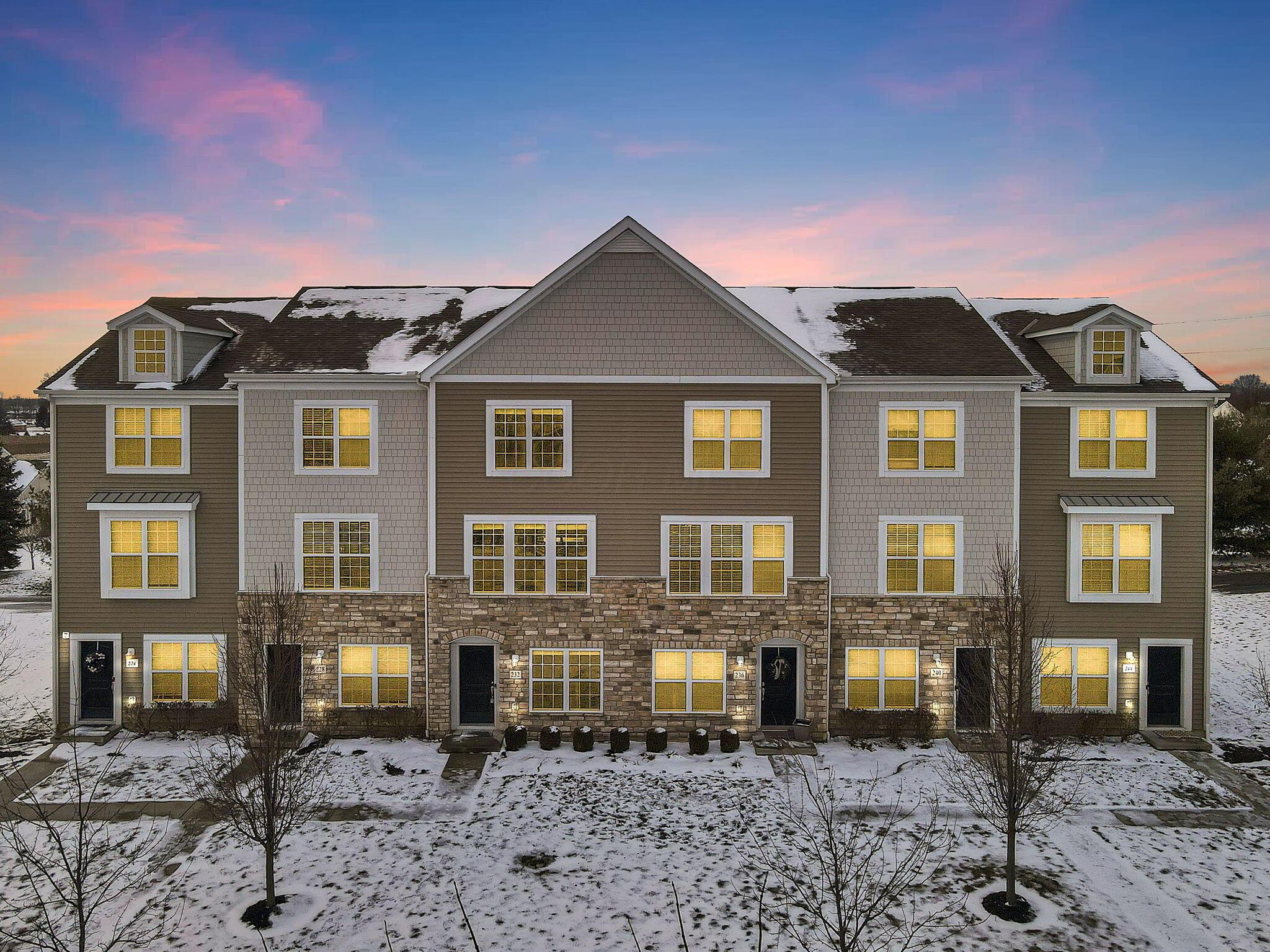 232 Autumn Ridge Circle Pickerington, OH 43147 - Photo 47 of 47 Twilight View of Condo