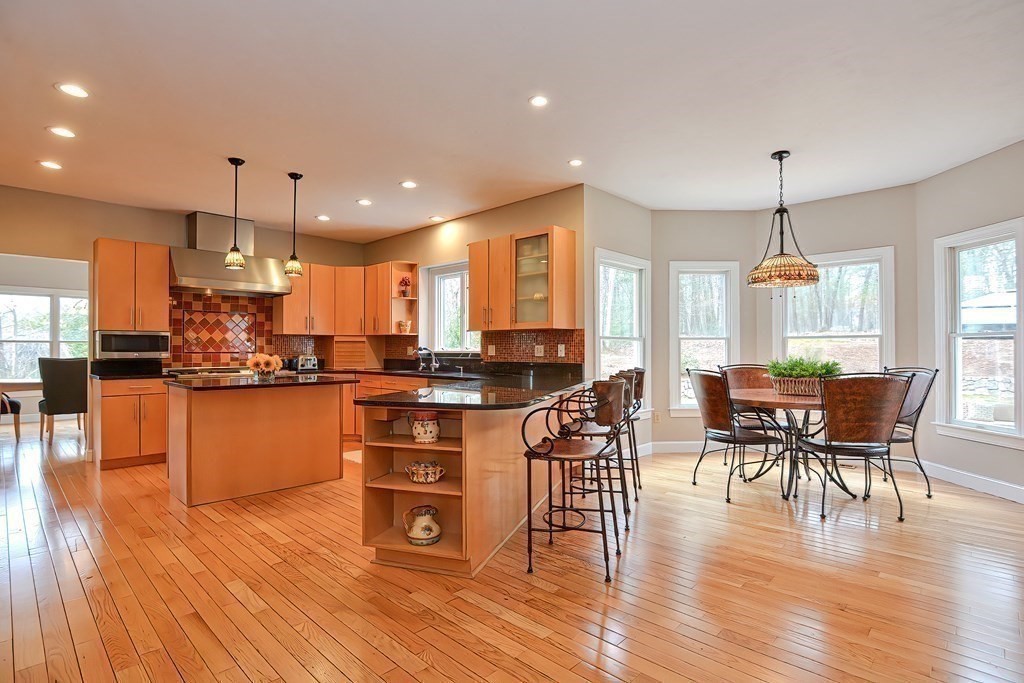 33 Rocky Woods Road Hopkinton, MA 01748 - Photo 11 of 42