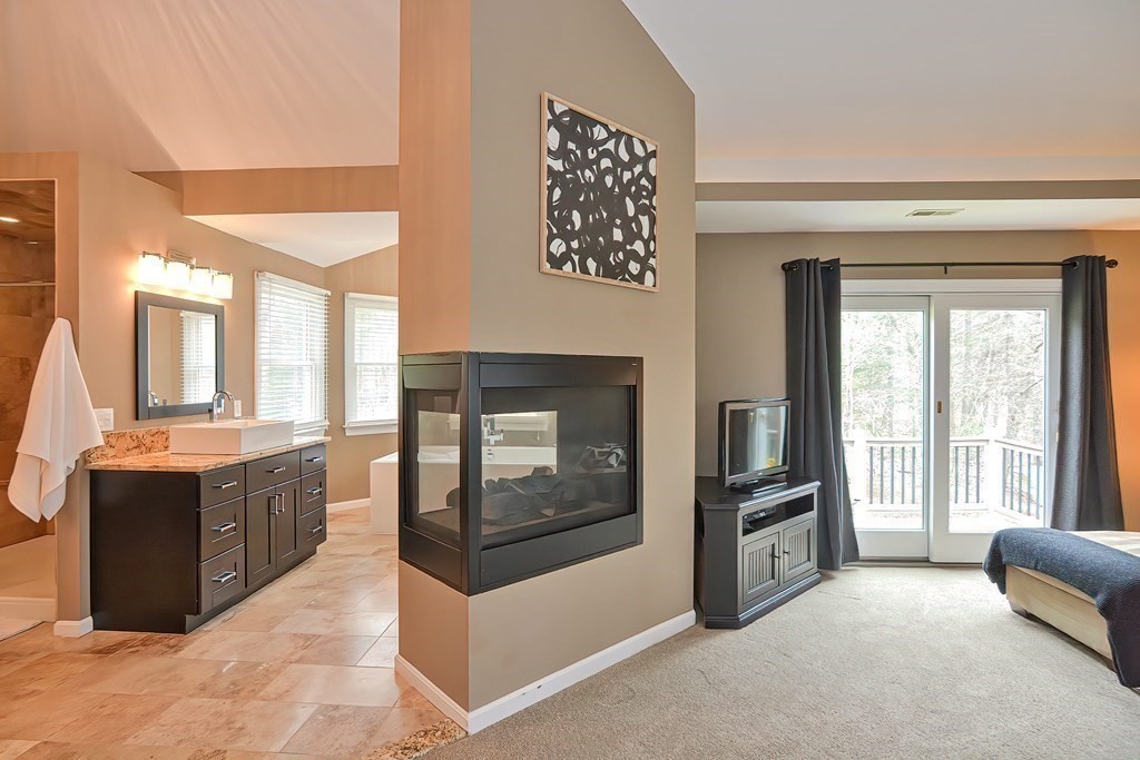 33 Rocky Woods Road Hopkinton, MA 01748 - Photo 32 of 42