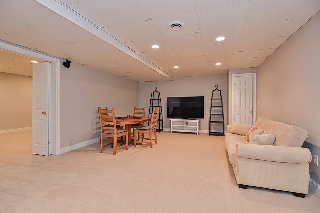 33 Rocky Woods Road Hopkinton, MA 01748 - Photo 39 of 42