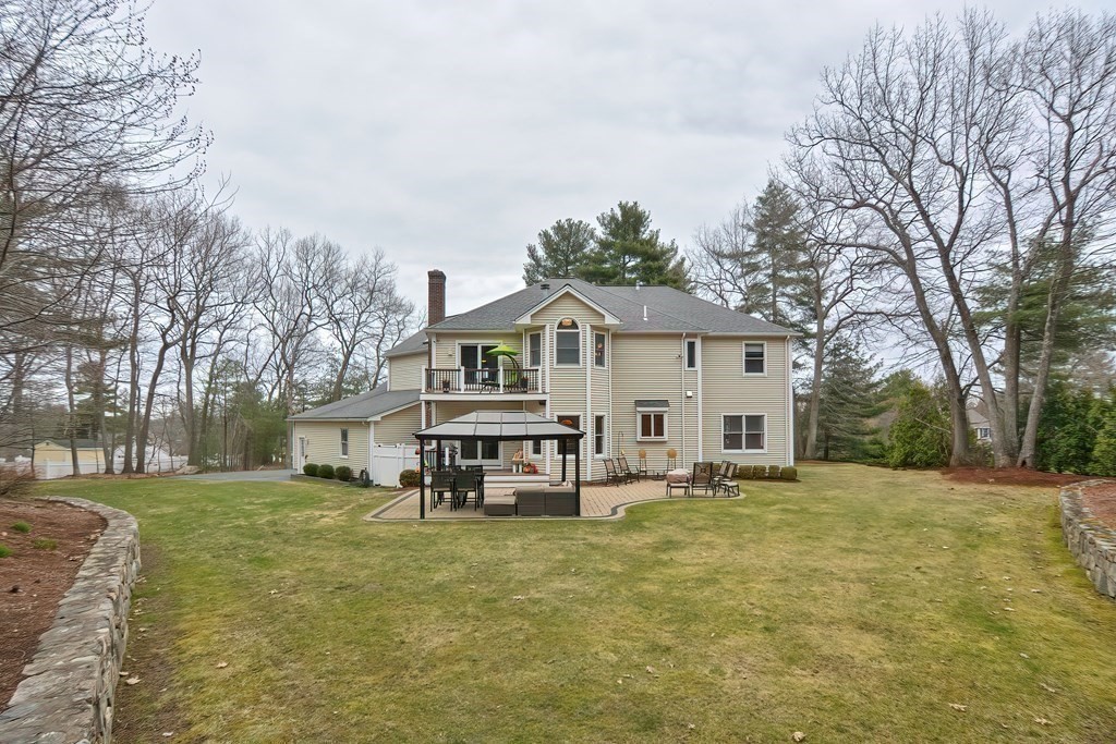 33 Rocky Woods Road Hopkinton, MA 01748 - Photo 4 of 42