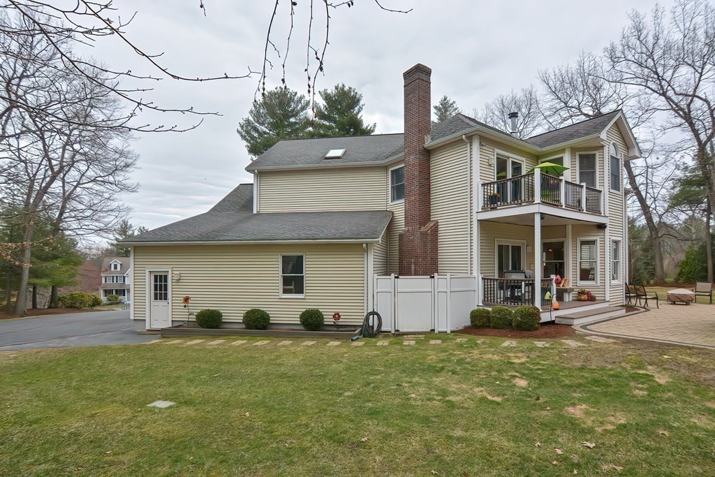 33 Rocky Woods Road Hopkinton, MA 01748 - Photo 5 of 42