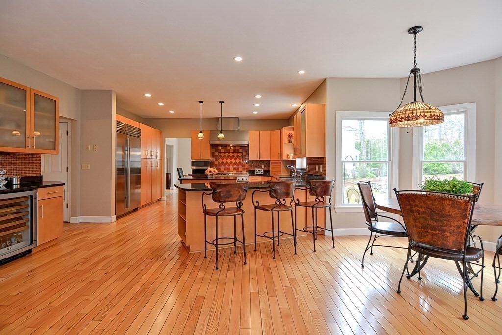 33 Rocky Woods Road Hopkinton, MA 01748 - Photo 8 of 42