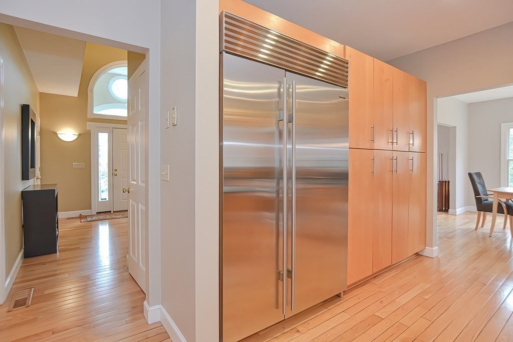 33 Rocky Woods Road Hopkinton, MA 01748 - Photo 9 of 42