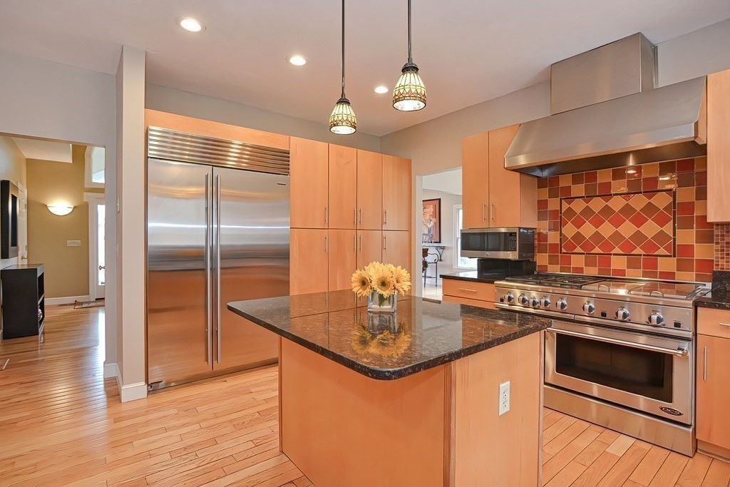 33 Rocky Woods Road Hopkinton, MA 01748 - Photo 10 of 42