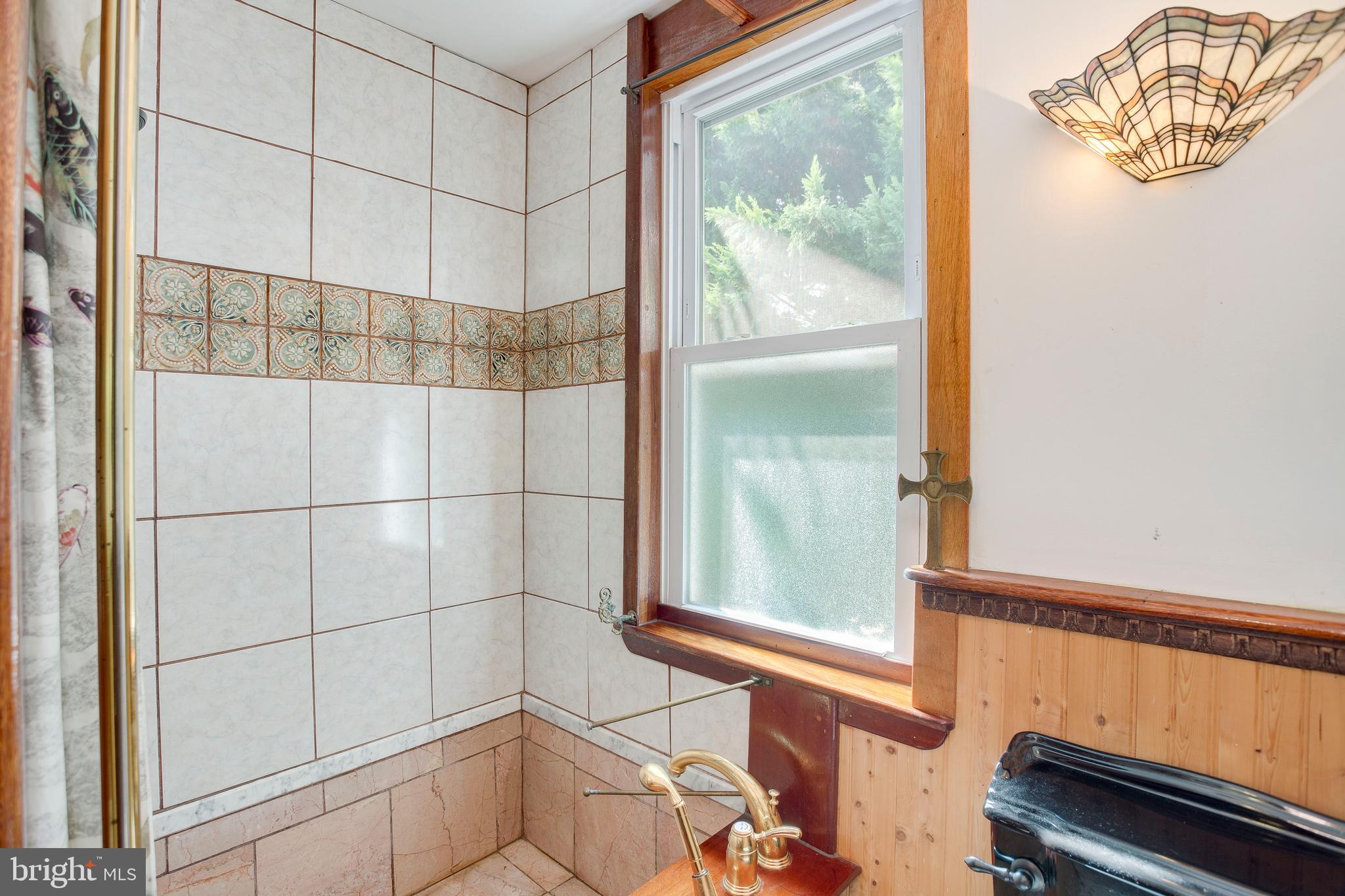 730 Londontown Road Edgewater, MD 21037 - Photo 22 of 43 Tile Tub/Shower