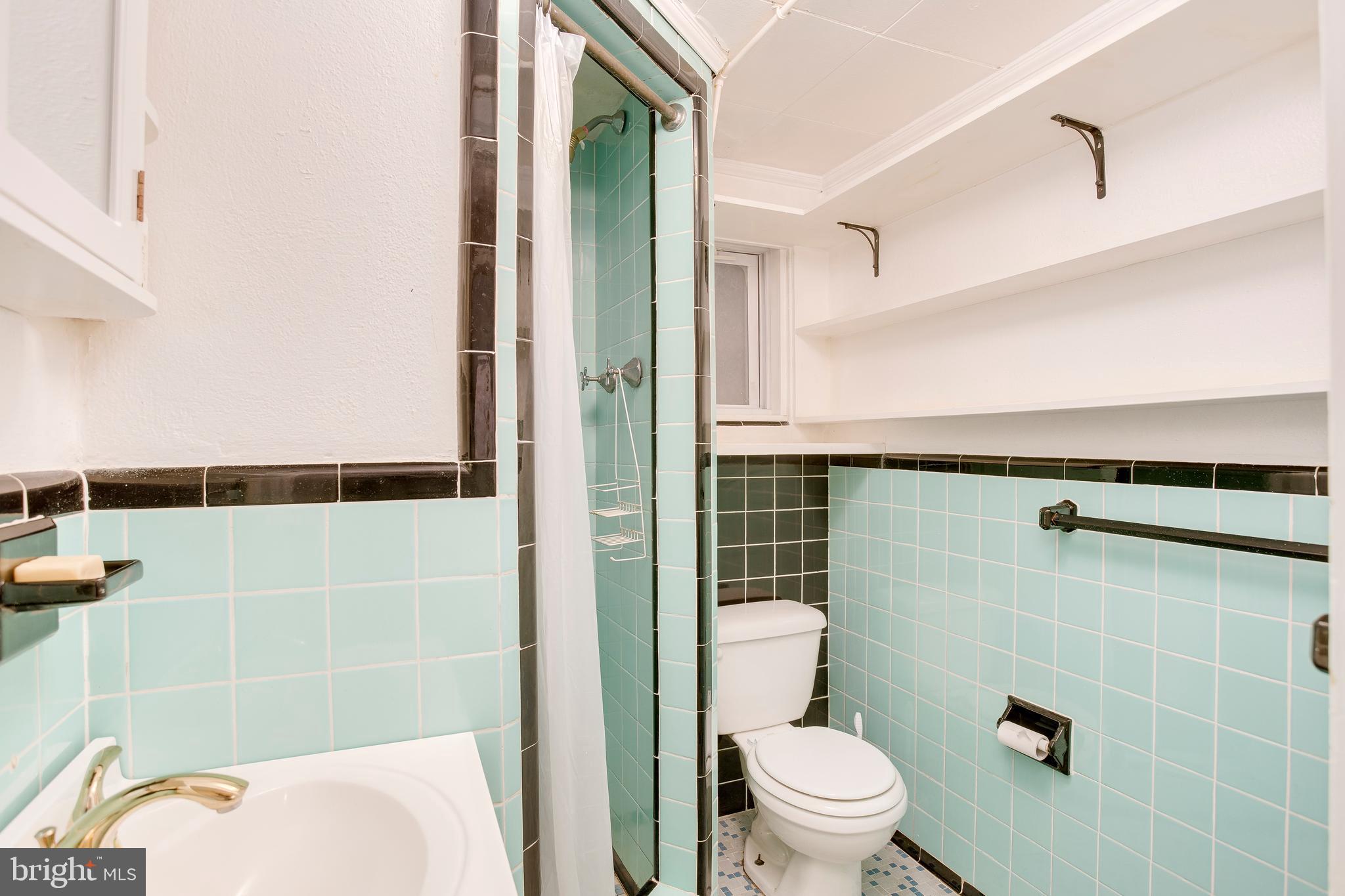 730 Londontown Road Edgewater, MD 21037 - Photo 37 of 43 Full Bath