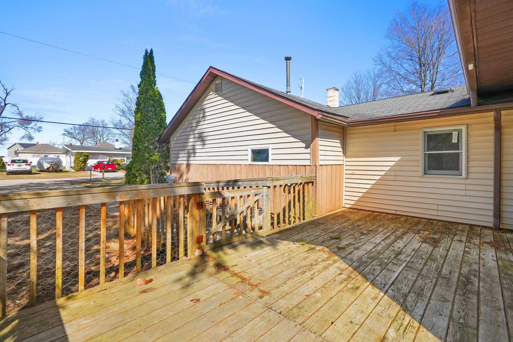 327 South Gladwin Road Lake City, MI 49651 - Photo 33 of 38 1943158-c4ad653e-b9f2-440c-bf7f-ceb3a5b32cbe.JPG
