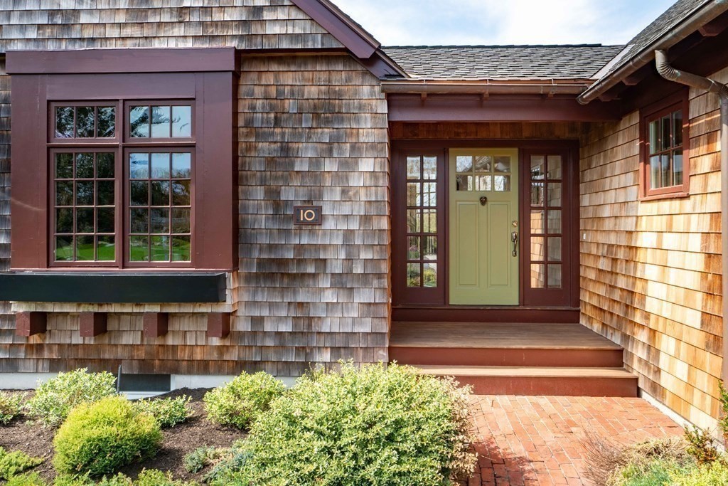 10 Maryknoll Drive Hingham, MA 02043 - Photo 3 of 38