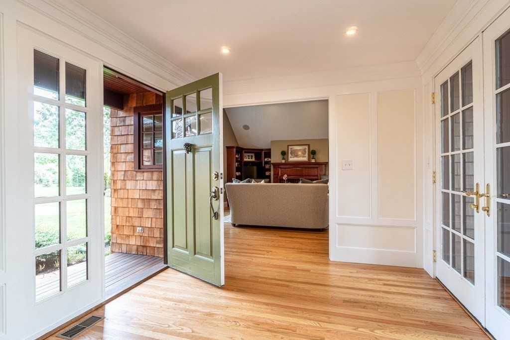 10 Maryknoll Drive Hingham, MA 02043 - Photo 4 of 38