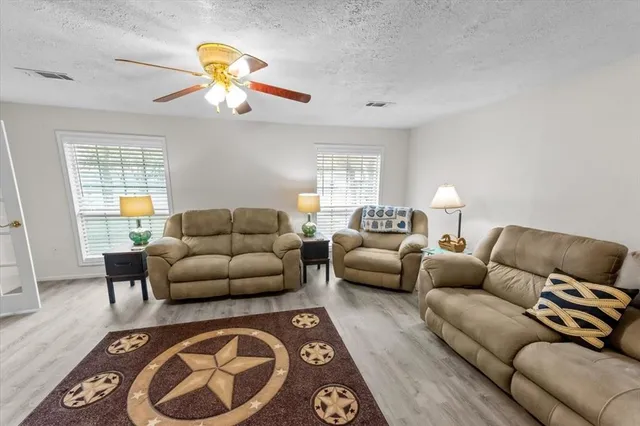 $384,000 | 158 County Road 1733, Clifton, TX 76634