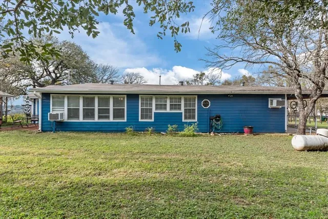 $384,000 | 158 County Road 1733, Clifton, TX 76634