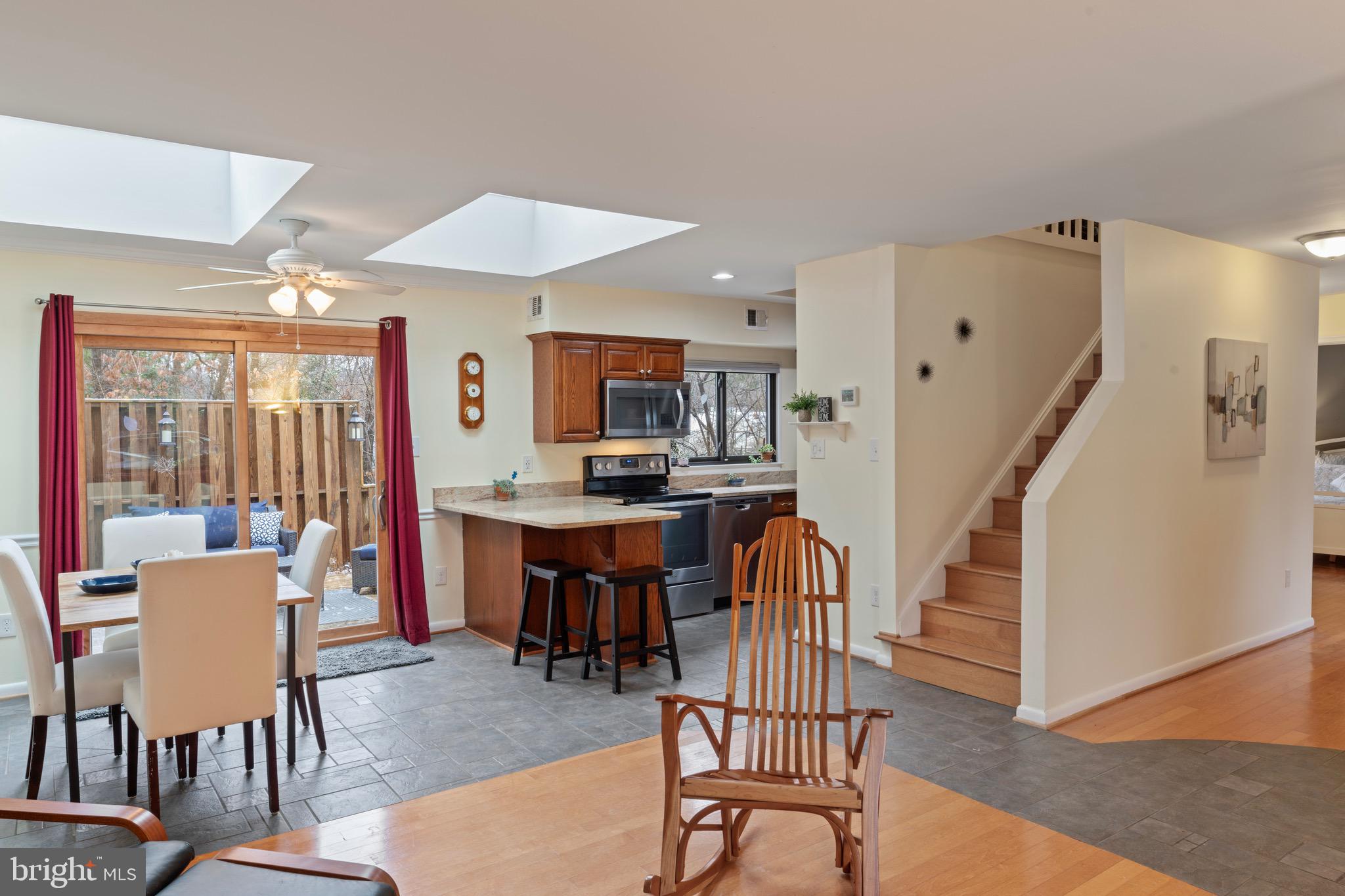 11309 Geddys Court Reston, VA 20191 - Photo 9 of 69 Gallery Image 9