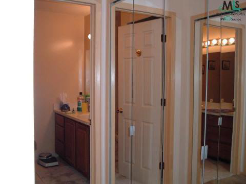 681 Tennyson Rochester, MI 48307 - Photo 6 of 9 677709-5.JPG